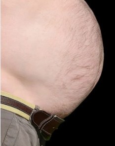 Foto de uma barriga grande de um homem