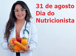 Foto de uma nutriocionista com um pote de alimentos nas mãoes.